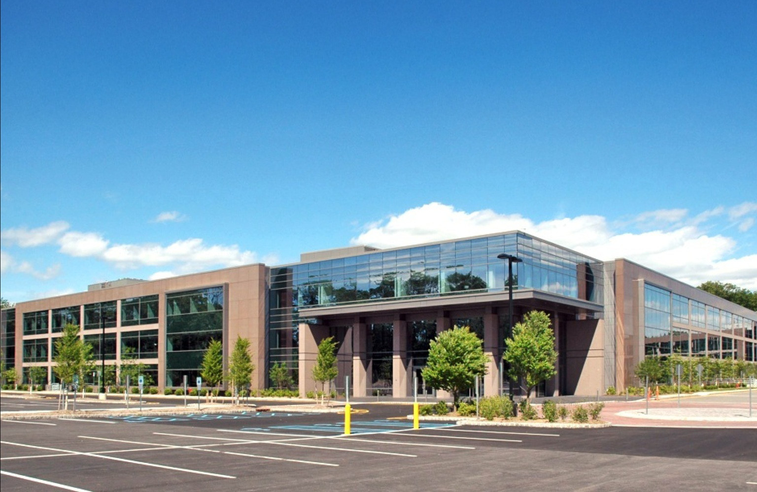 Sylvan Building Signature Acquisitions procures 203,506 SF building in Parsippany ...